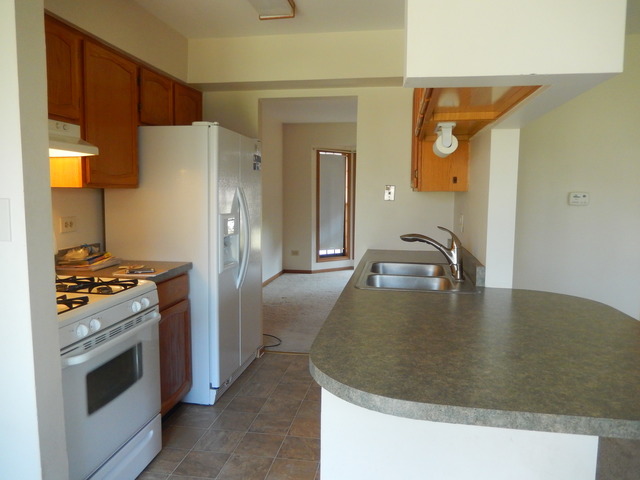 4491 Opal Dr, Hoffman Estates, IL 60192 photo 2