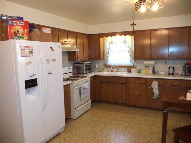 1815 Meadowview Ave, Kankakee, IL 60901 photo 2