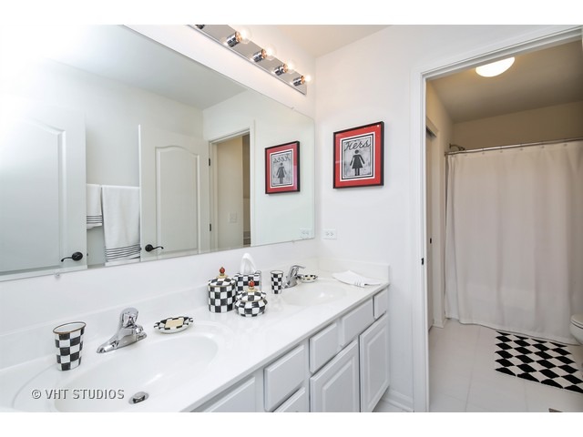 621 Trails End, Elgin, IL 60124 photo 17