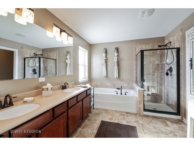 621 Trails End, Elgin, IL 60124 photo 14