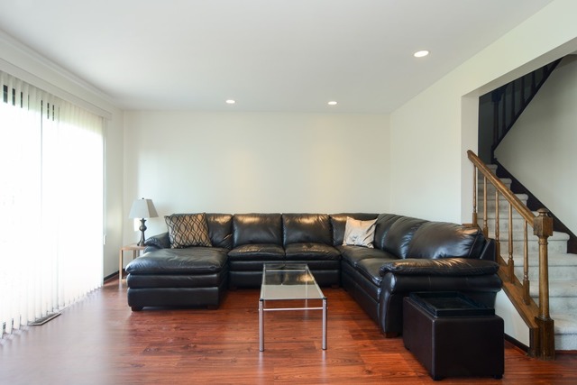 1639 Bow Trl, Wheeling, IL 60090 photo 2
