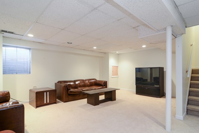 1639 Bow Trl, Wheeling, IL 60090 photo 10