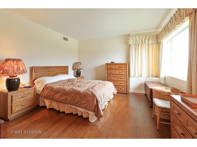 450 E Vallette St, Elmhurst, IL 60126 photo 7