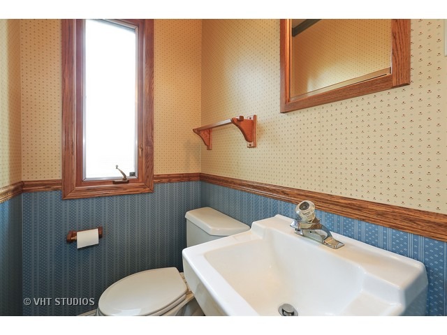 450 E Vallette St, Elmhurst, IL 60126 photo 10
