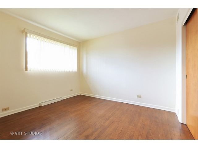450 E Vallette St, Elmhurst, IL 60126 photo 8