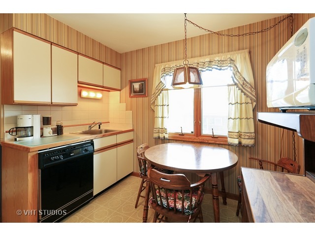 450 E Vallette St, Elmhurst, IL 60126 photo 5