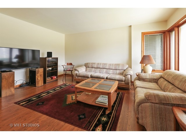 450 E Vallette St, Elmhurst, IL 60126 photo 3