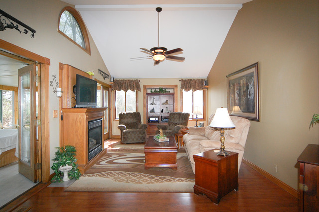 2460 Hayloft Ln, Elgin, IL 60124 photo 4