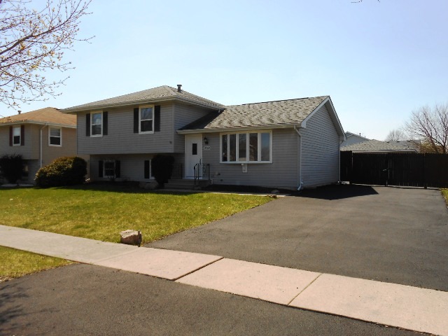 2609 John Bourg Dr, Plainfield, IL 60586 photo 1