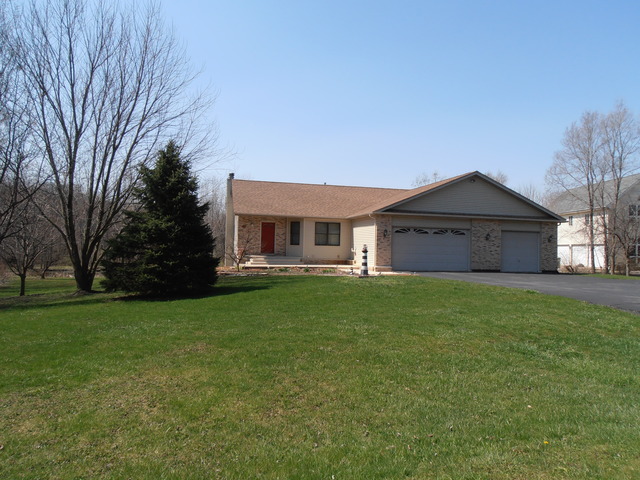 40 W835 Bowes Bend Dr, Elgin, IL 60124 photo 1