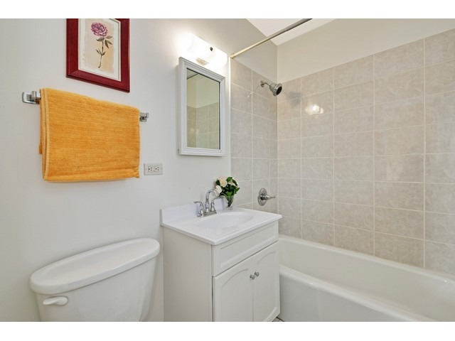 604 Rosedale Rd, Glenview, IL 60025 photo 12