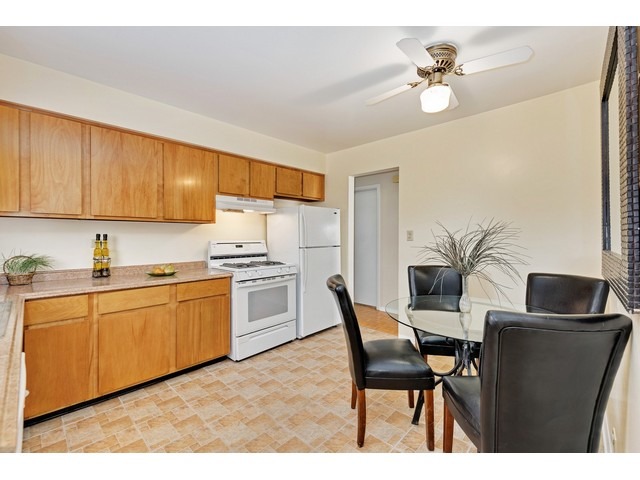 604 Rosedale Rd, Glenview, IL 60025 photo 9
