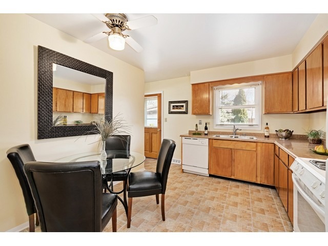 604 Rosedale Rd, Glenview, IL 60025 photo 8