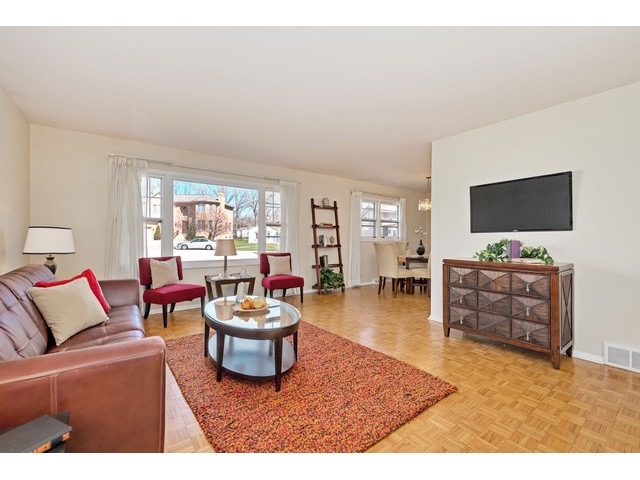 604 Rosedale Rd, Glenview, IL 60025 photo 4