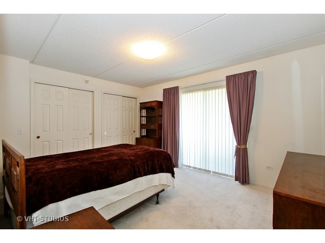 435 William St #410, River Forest, IL 60305 photo 8