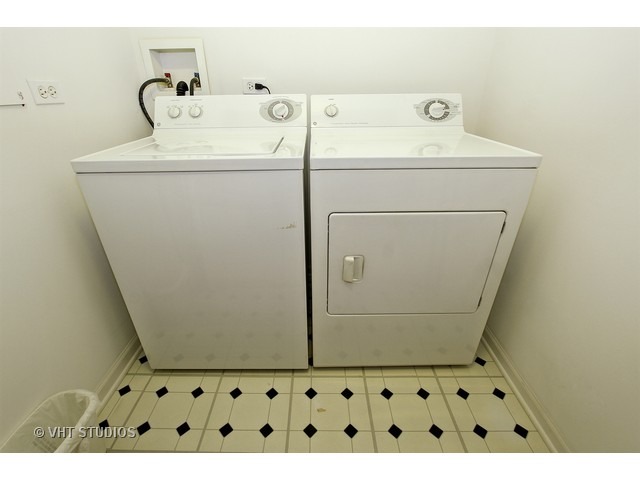 435 William St #410, River Forest, IL 60305 photo 10