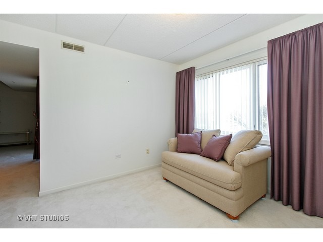 435 William St #410, River Forest, IL 60305 photo 7