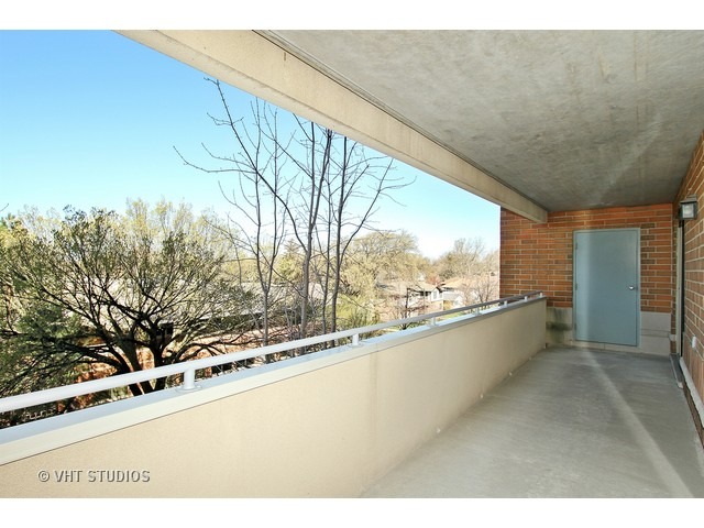 435 William St #410, River Forest, IL 60305 photo 11