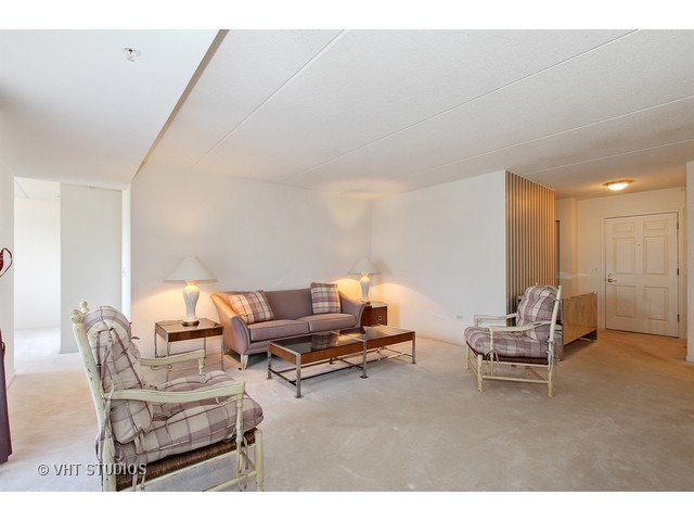 435 William St #410, River Forest, IL 60305 photo 2
