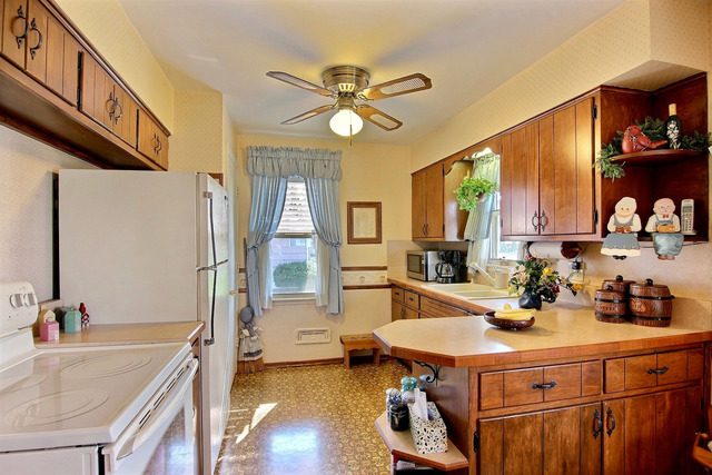 1884 182nd St, Lansing, IL 60438 photo 9