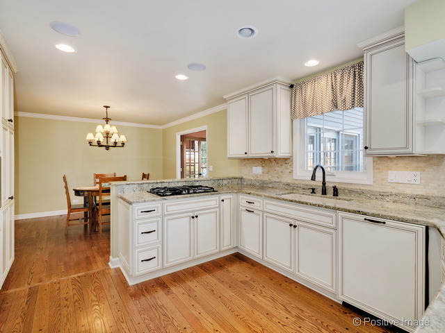 25 W676 Red Maple Ln, Wheaton, IL 60189 photo 11