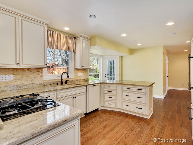 25 W676 Red Maple Ln, Wheaton, IL 60189 photo 13