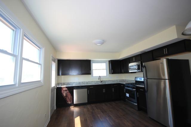 275 Simms St, Aurora, IL 60505 photo 7