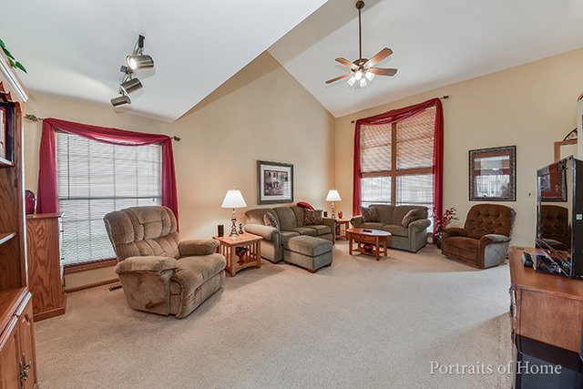 3118 Gresham Ln W, Aurora, IL 60504 photo 3