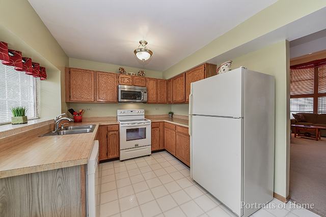3118 Gresham Ln W, Aurora, IL 60504 photo 5