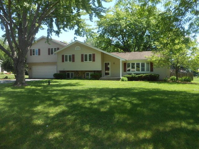 2308 Aloha Dr, Mchenry, IL 60050 photo 3