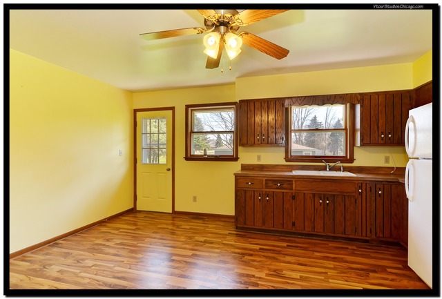 241 E 1st St, Braidwood, IL 60408 photo 4