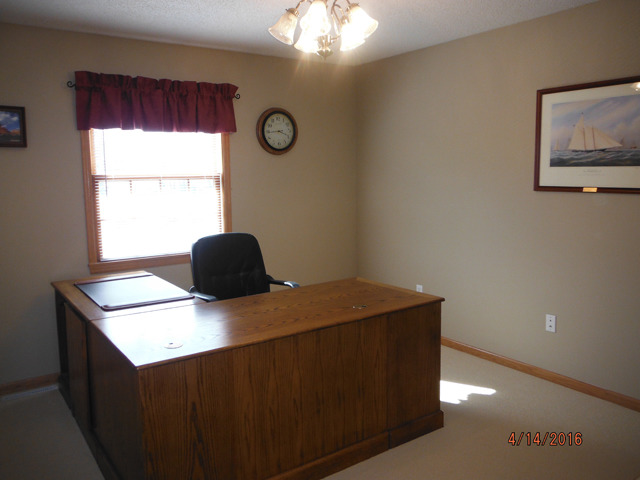 1203 Calhoun St, Peru, IL 61354 photo 9