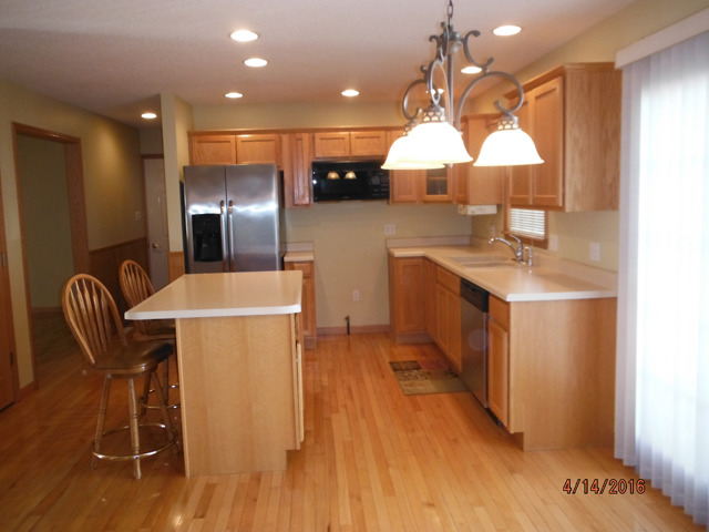 1203 Calhoun St, Peru, IL 61354 photo 4