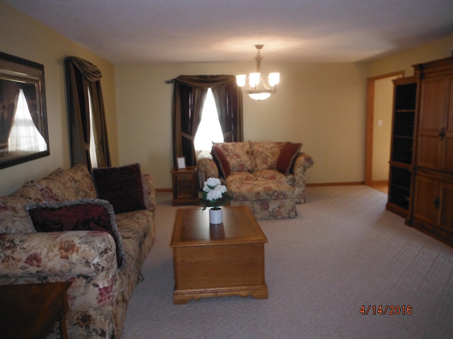 1203 Calhoun St, Peru, IL 61354 photo 3