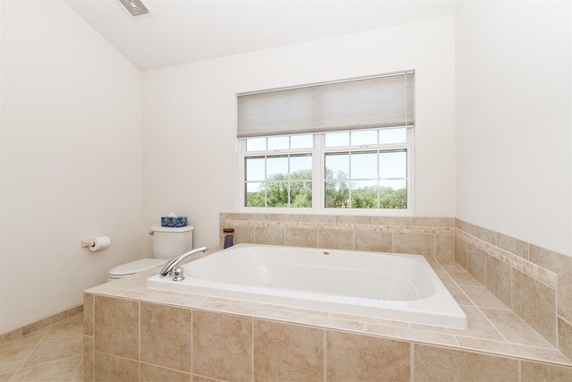 1215 Falcon Ridge Dr, Elgin, IL 60124 photo 15
