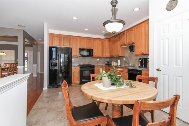 1215 Falcon Ridge Dr, Elgin, IL 60124 photo 7