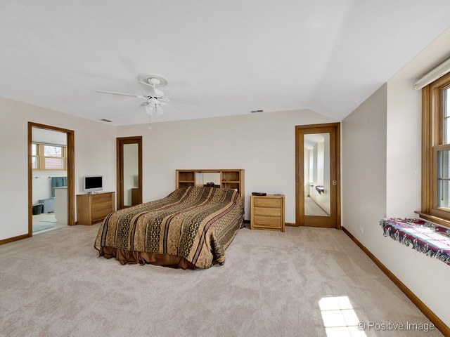 2223 Barger Ct, Wheaton, IL 60189 photo 9