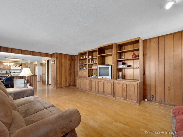2223 Barger Ct, Wheaton, IL 60189 photo 8