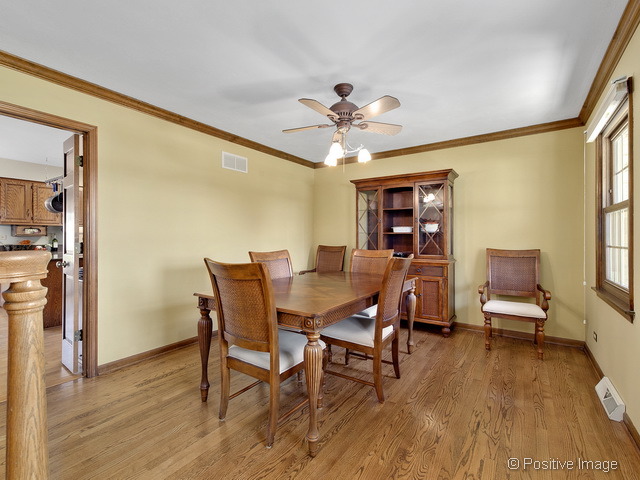 2223 Barger Ct, Wheaton, IL 60189 photo 4