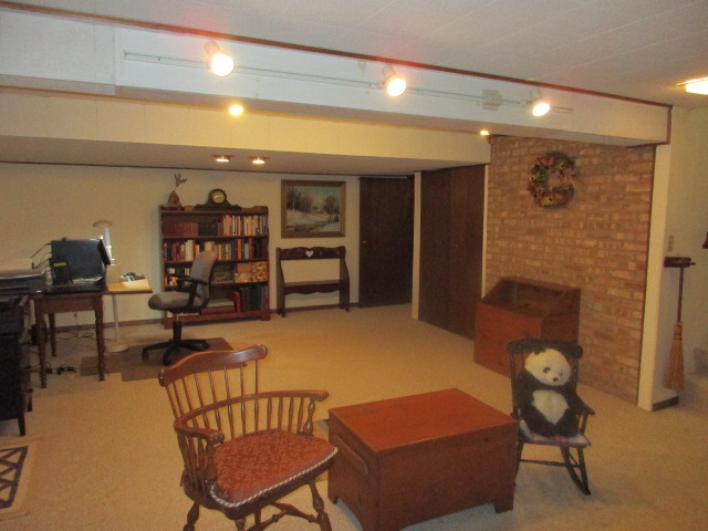 1011 Lawrence Ave, Elgin, IL 60123 photo 13