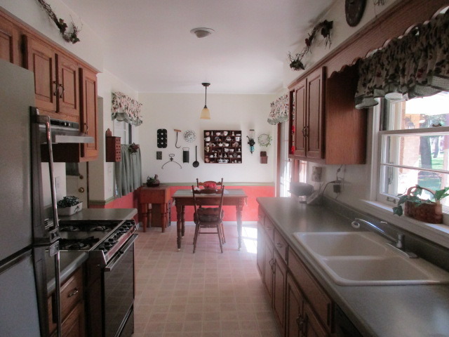 1011 Lawrence Ave, Elgin, IL 60123 photo 5