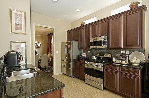 3841 Valhalla Dr, Elgin, IL 60124 photo 8