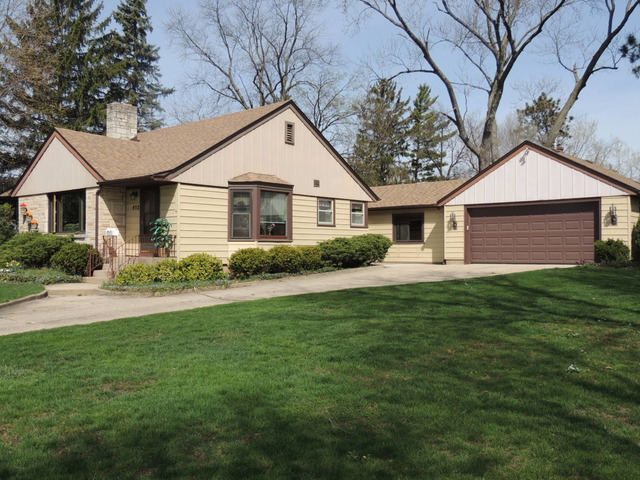 452 Park Ave, Cary, IL 60013 photo 1