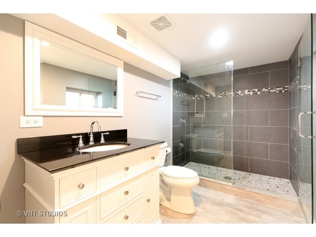 570 Byrd Rd, Riverside, IL 60546 photo 12