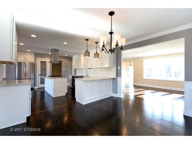 570 Byrd Rd, Riverside, IL 60546 photo 6