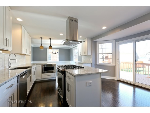 570 Byrd Rd, Riverside, IL 60546 photo 4
