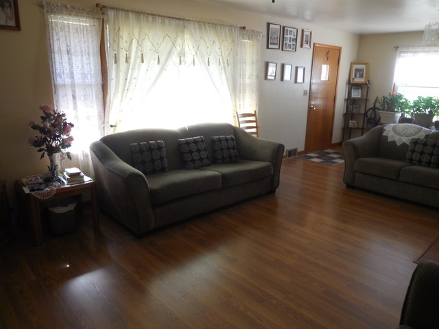 1708 Chambers Ave, Peru, IL 61354 photo 2