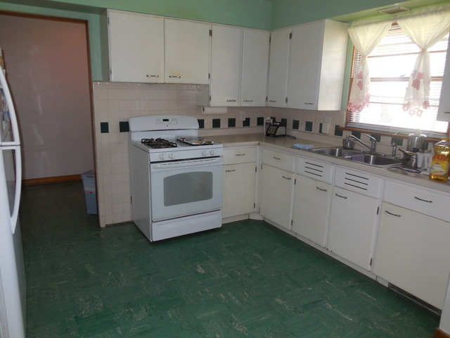1708 Chambers Ave, Peru, IL 61354 photo 3