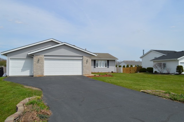 11037 Borage Trl, Roscoe, IL 61073 photo 2