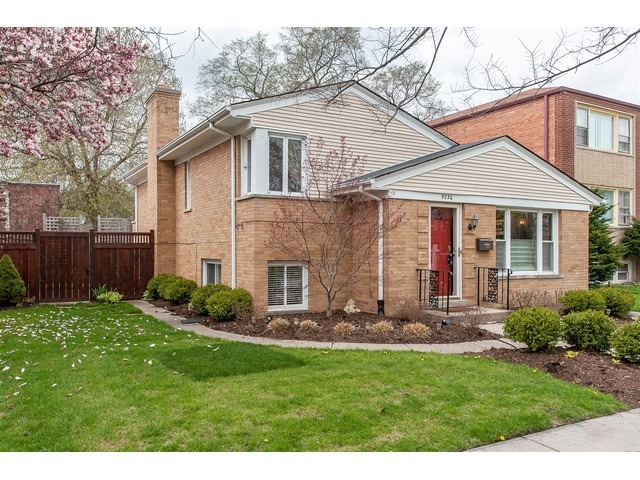 9230 Ewing Ave, Evanston, IL 60203 photo 1